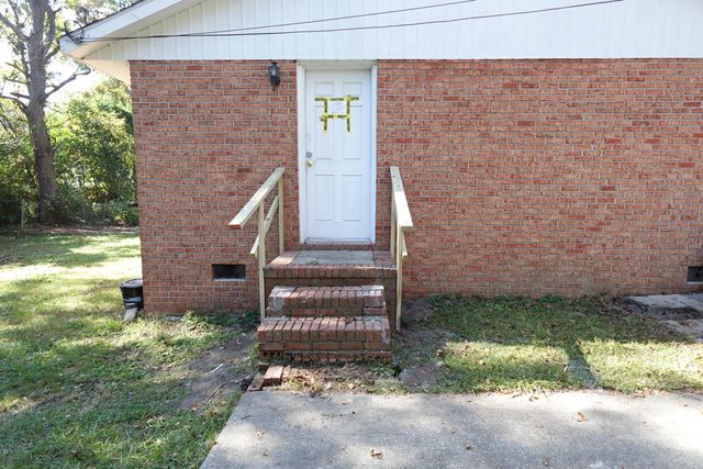 217 Tupperway Drive, Summerville, SC 29483