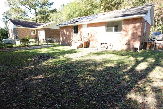 217 Tupperway Drive, Summerville, SC 29483