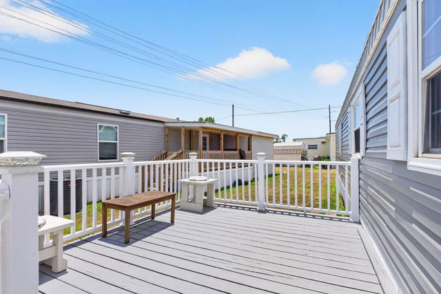 1511 Tanglewood Ave, North Myrtle Beach, SC 29582