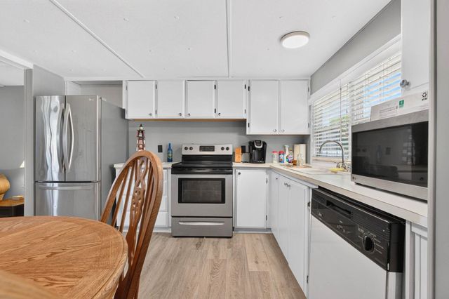 1511 Tanglewood Ave, North Myrtle Beach, SC 29582