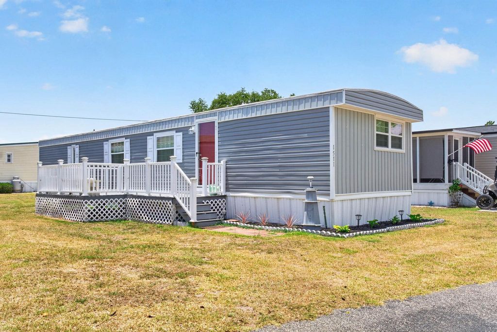 1511 Tanglewood Ave, North Myrtle Beach, SC 29582