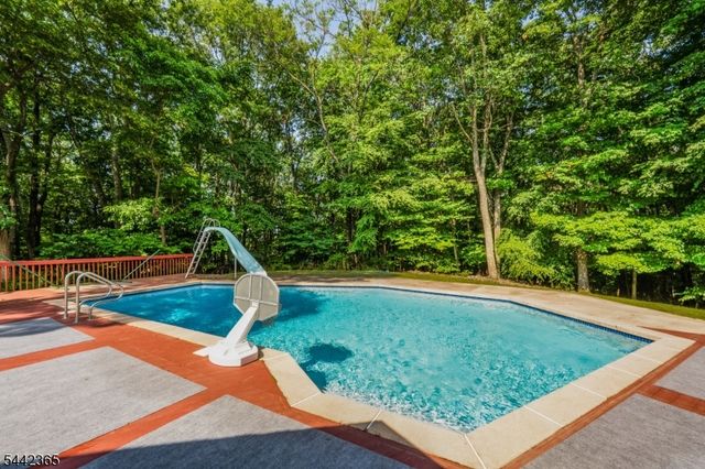 18 Horizon Dr, Mendham Twp., NJ 07945