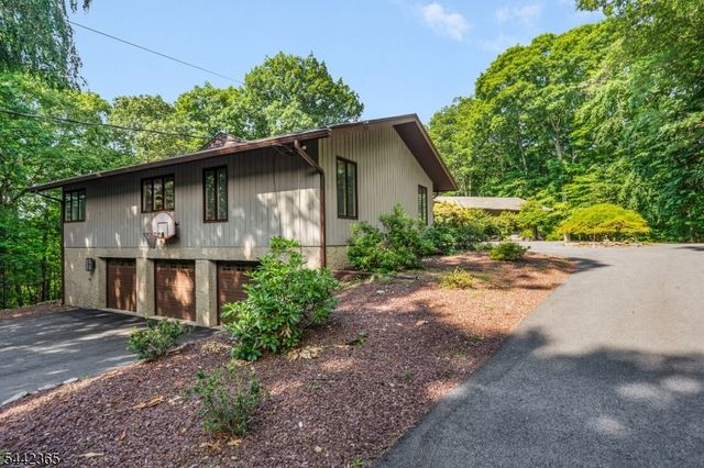18 Horizon Dr, Mendham Twp., NJ 07945
