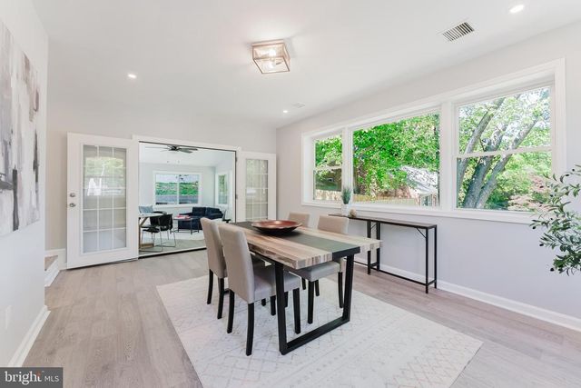 5822 BROOKVIEW DR, Alexandria, VA 22310