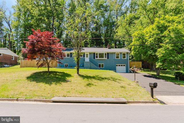 5822 BROOKVIEW DR, Alexandria, VA 22310