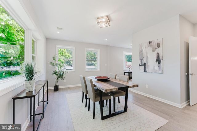 5822 BROOKVIEW DR, Alexandria, VA 22310