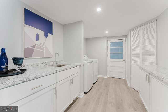 5822 BROOKVIEW DR, Alexandria, VA 22310