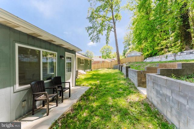 5822 BROOKVIEW DR, Alexandria, VA 22310
