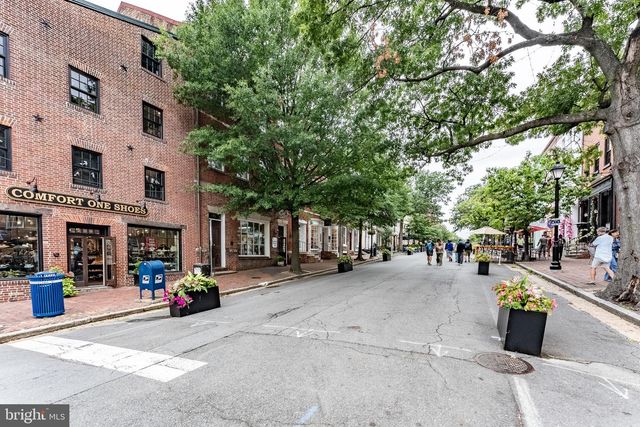 5822 BROOKVIEW DR, Alexandria, VA 22310