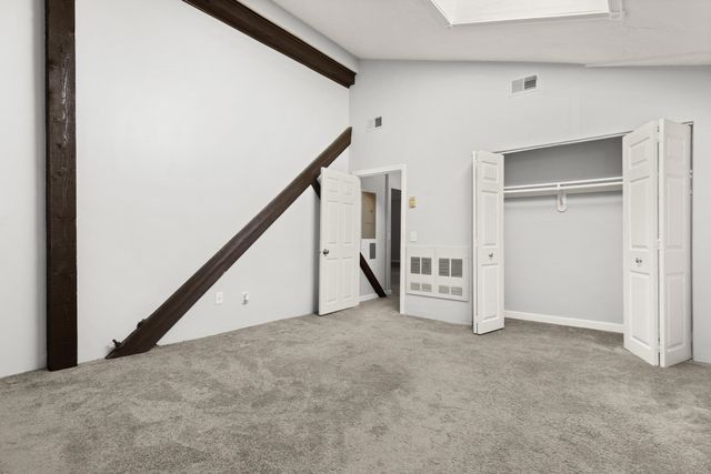 31 Elizabeth St 303, Worcester, MA 01605