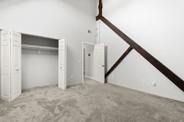 31 Elizabeth St 303, Worcester, MA 01605