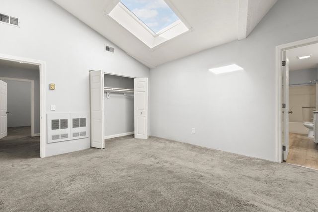 31 Elizabeth St 303, Worcester, MA 01605