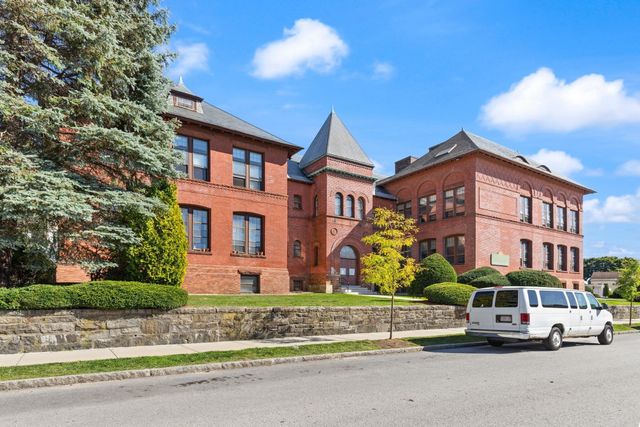 31 Elizabeth St 303, Worcester, MA 01605