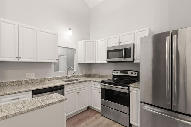 31 Elizabeth St 303, Worcester, MA 01605