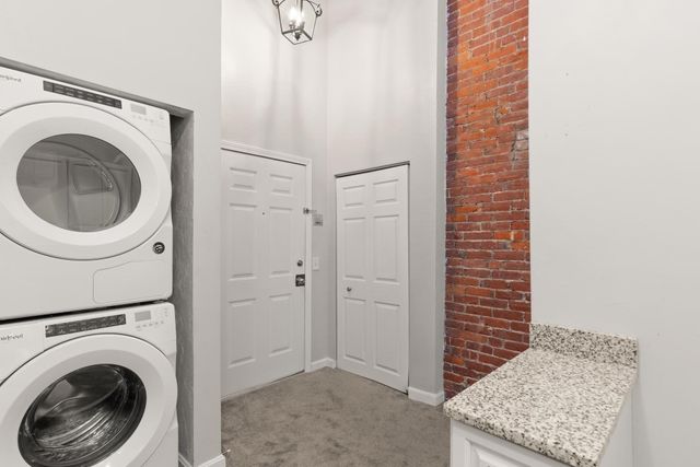31 Elizabeth St 303, Worcester, MA 01605