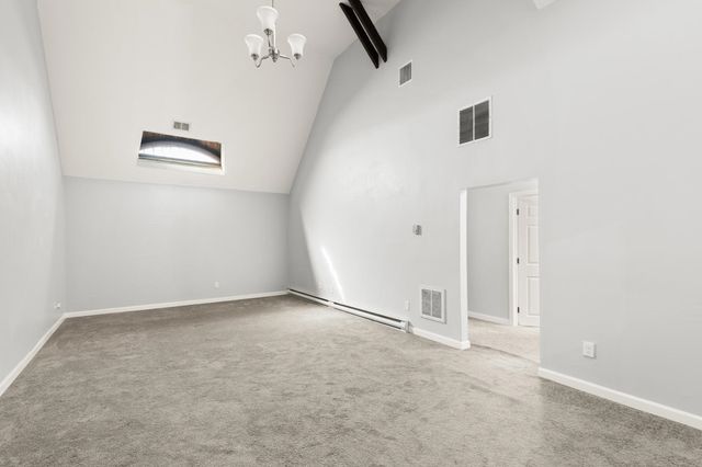 31 Elizabeth St 303, Worcester, MA 01605