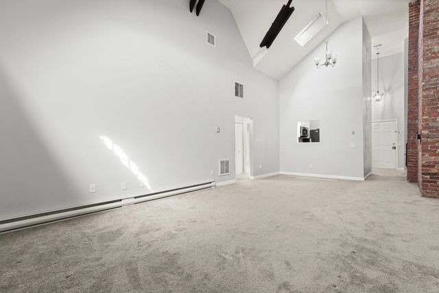 31 Elizabeth St 303, Worcester, MA 01605