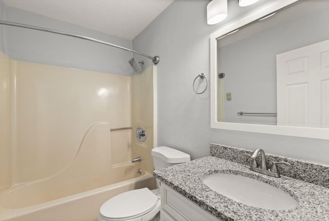 31 Elizabeth St 303, Worcester, MA 01605