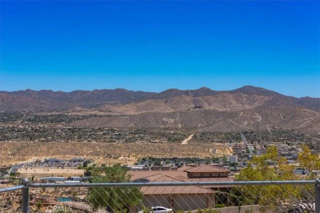 6177 Mandarin Road, Yucca Valley, CA 92284
