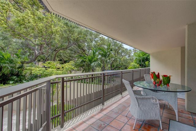 2901 S Bayshore Dr 2G, Miami, FL 33133