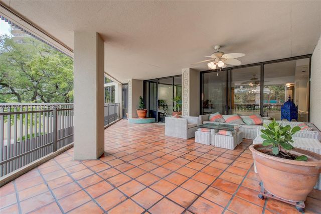 2901 S Bayshore Dr 2G, Miami, FL 33133