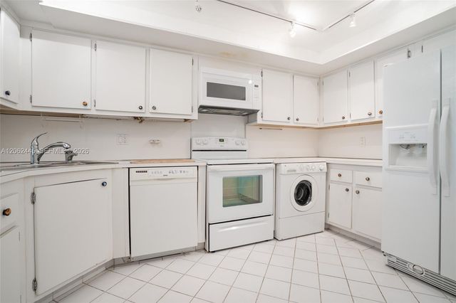 2901 S Bayshore Dr 2G, Miami, FL 33133