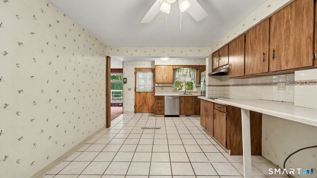 144 Maple Street, Seymour, CT 06483