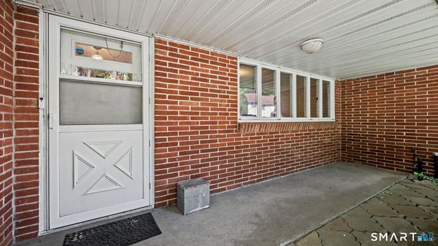 144 Maple Street, Seymour, CT 06483