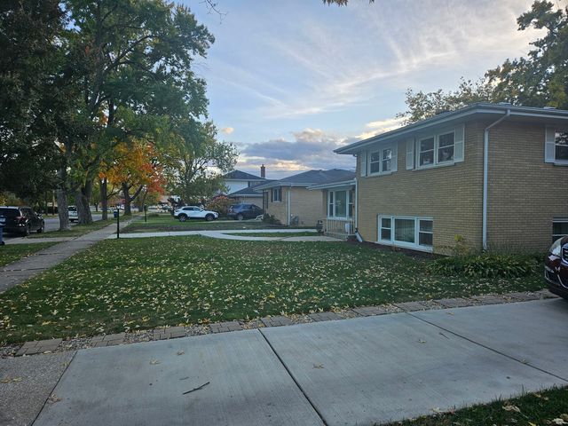 614 Forest Road, La Grange Park, IL 60526