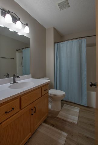 1220 10th Avenue SE, Cambridge, MN 55008