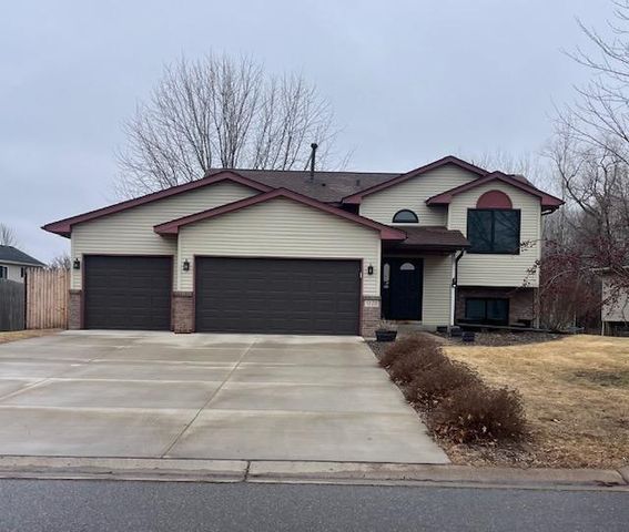 1220 10th Avenue SE, Cambridge, MN 55008