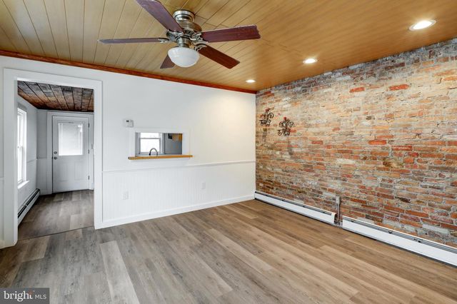 157 S WOLF ST, Manheim, PA 17545