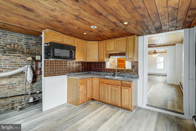 157 S WOLF ST, Manheim, PA 17545