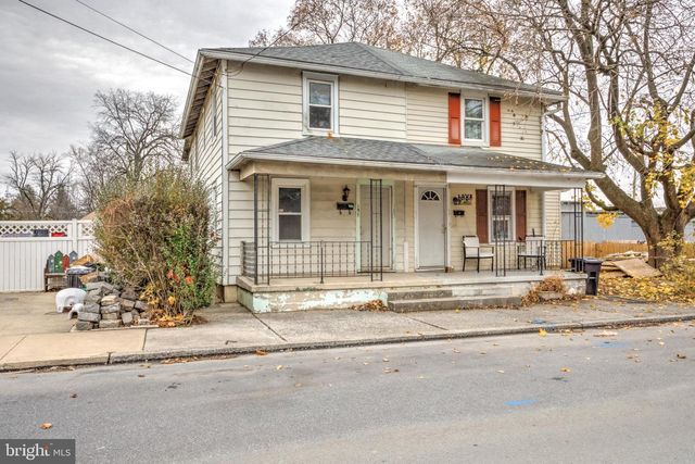 157 S WOLF ST, Manheim, PA 17545