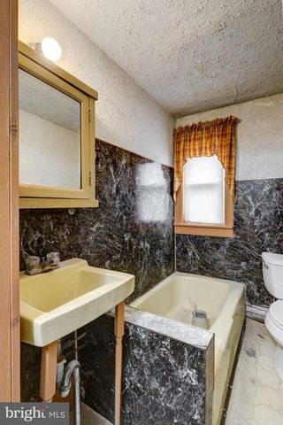 157 S WOLF ST, Manheim, PA 17545