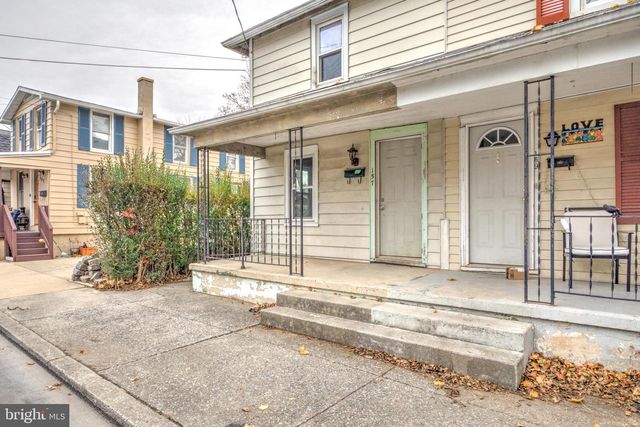 157 S WOLF ST, Manheim, PA 17545