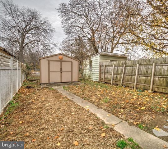 157 S WOLF ST, Manheim, PA 17545