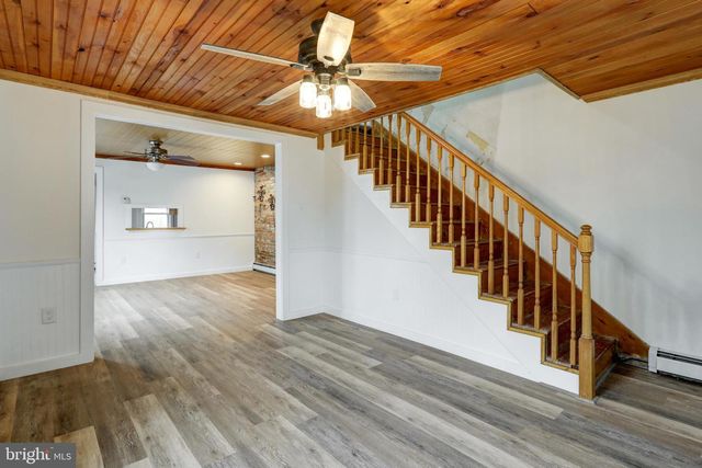 157 S WOLF ST, Manheim, PA 17545