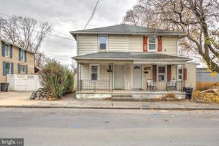 157 S WOLF ST, Manheim, PA 17545