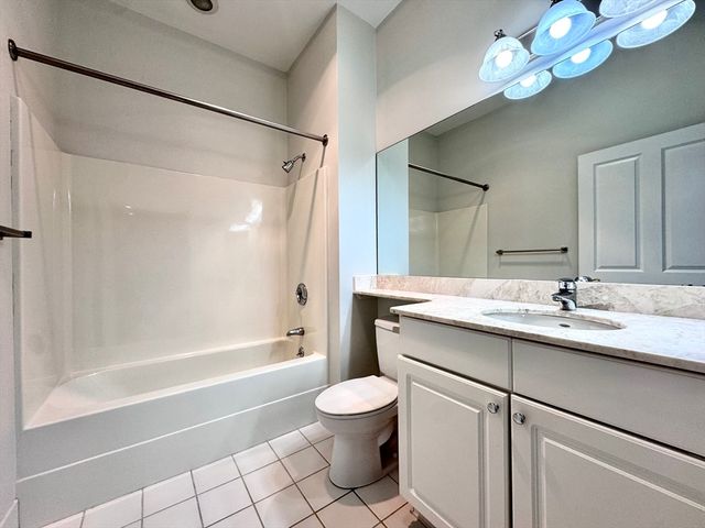 4 Bishop Street 213, Framingham, MA 01702