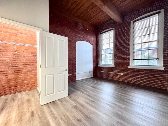 4 Bishop Street 213, Framingham, MA 01702