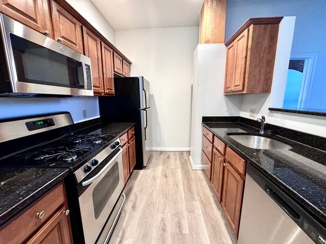 4 Bishop Street 213, Framingham, MA 01702