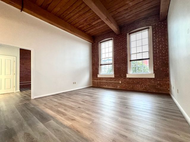 4 Bishop Street 213, Framingham, MA 01702