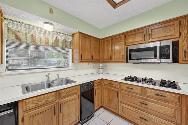 206 Harris Drive, Sunnyvale, TX 75182