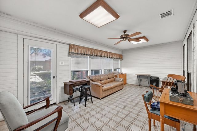 206 Harris Drive, Sunnyvale, TX 75182