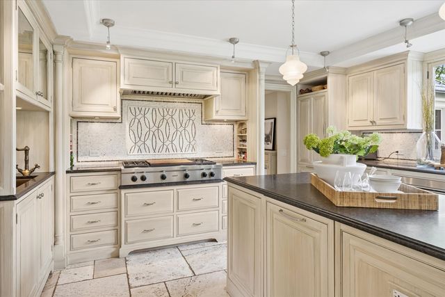 325 Princeton Road, Hinsdale, IL 60521