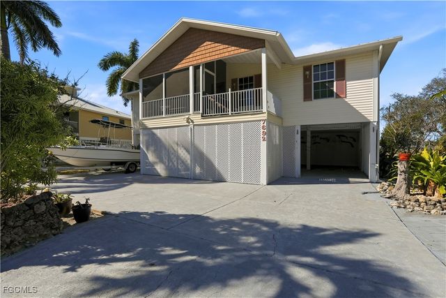 7692 Myrsine CIR, Bokeelia, FL 33922