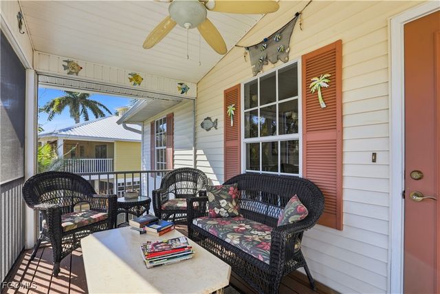 7692 Myrsine CIR, Bokeelia, FL 33922