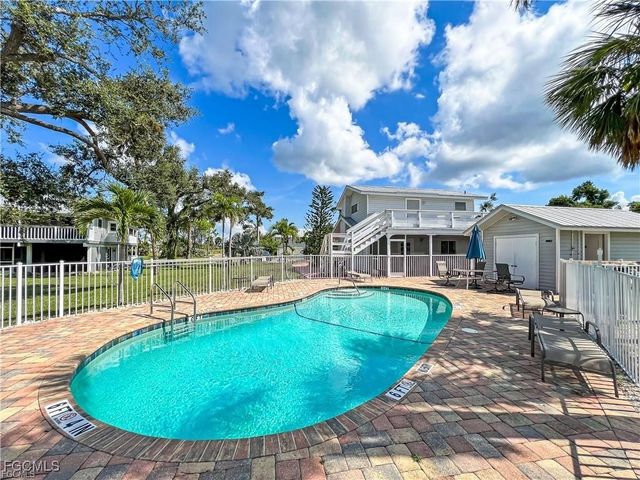 7692 Myrsine CIR, Bokeelia, FL 33922