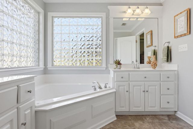 7124 E Ridge Drive, Sherwood, AR 72120